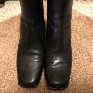 Sudini Women’s Black Leather Ankle Boots Size 7M